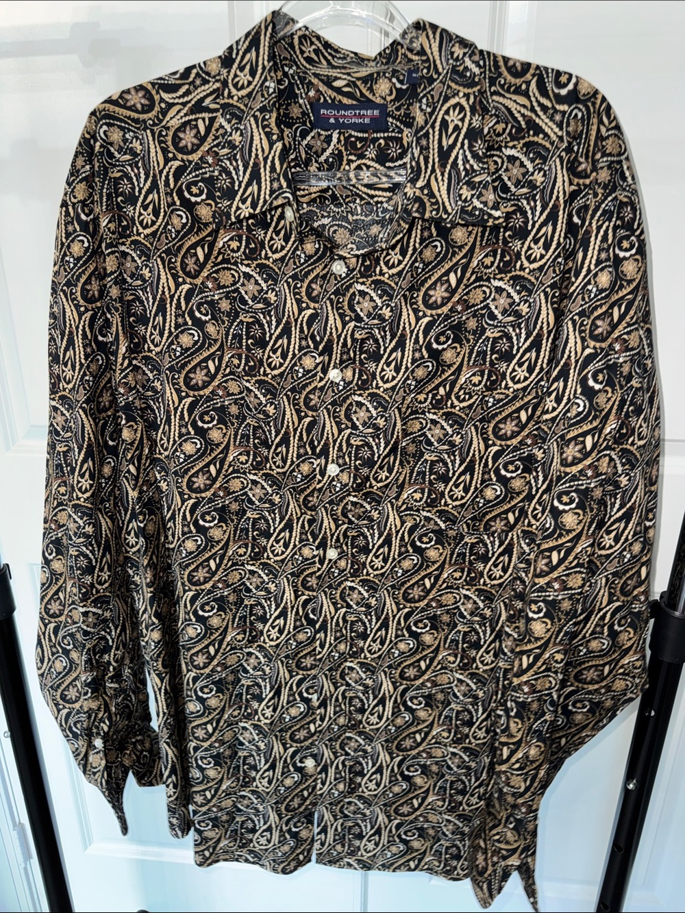 Roundtree & Yorke Black and Tan Paisley Button-Down Shirt